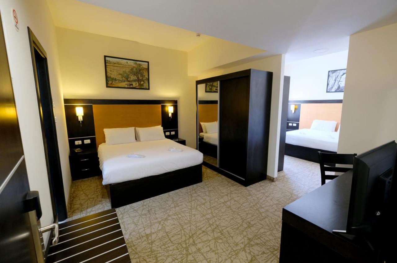 Hotel New Capitol - *