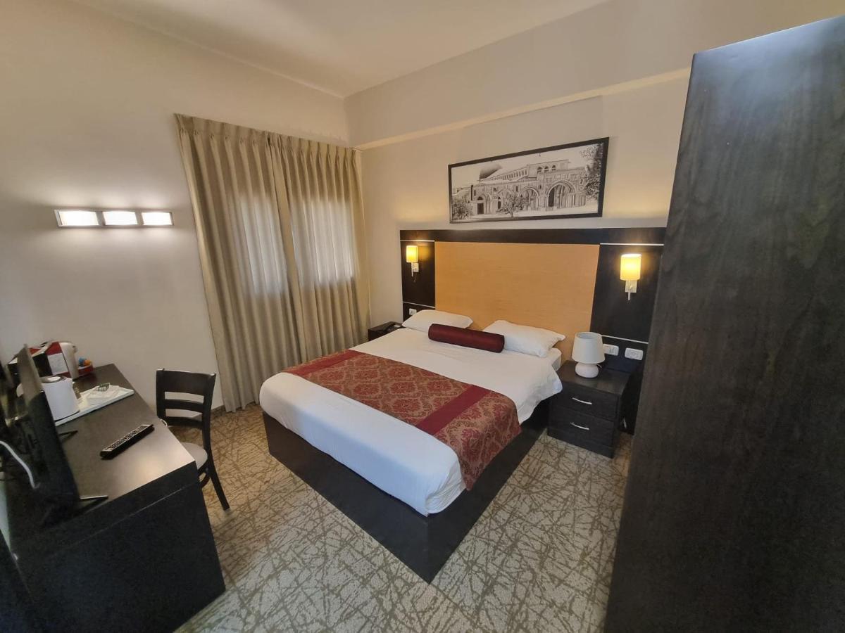 New Capitol - Hotel *