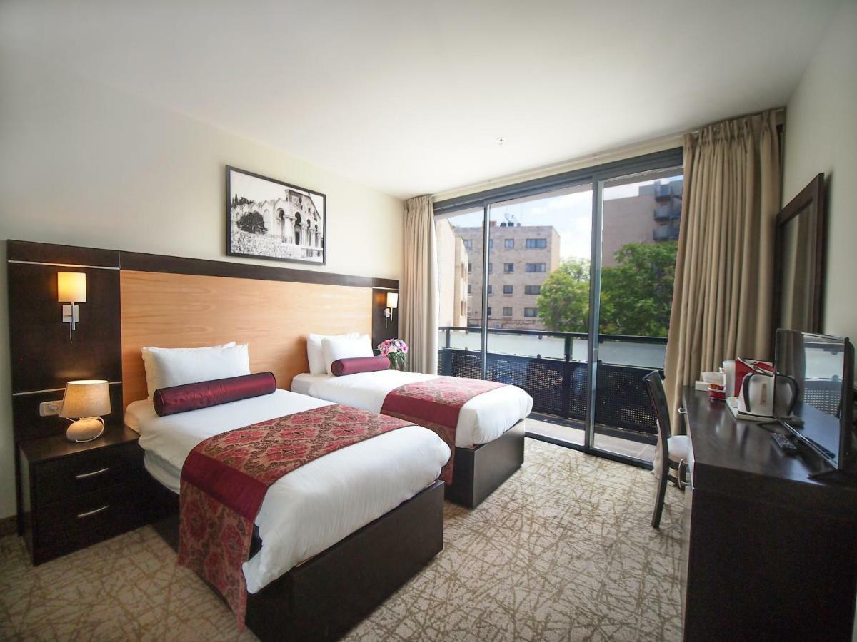 Hotel New Capitol - *